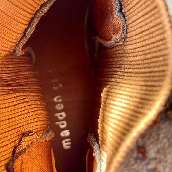 NWOT Madden Girl Brown Ankle Boots size 8 - Picture 6 of 7